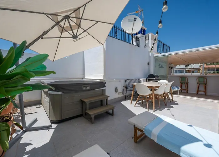 Σπίτι διακοπών Charming Seaside With Jacuzzi & Terrace *